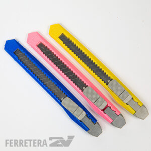 Cutter chico plastico